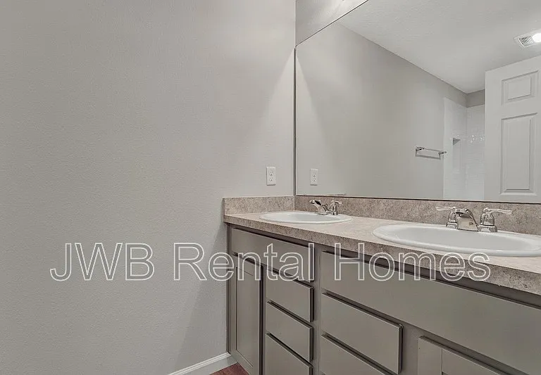 9141 12th Ave — Photo 9