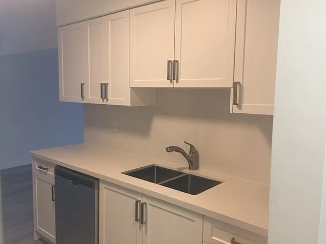 1475 W 11th Ave — Photo 10