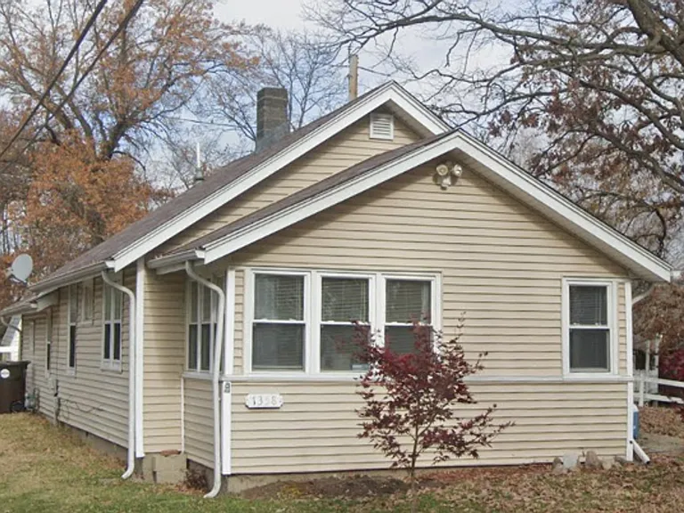 1358 N Oak Dr — Photo 1