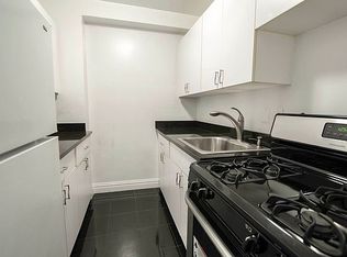 330 W 55th St #7C, New York, NY 10019