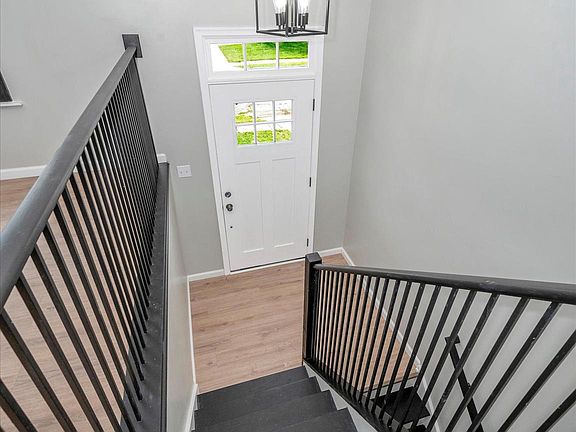 2nd image of 427 Banksia Dr