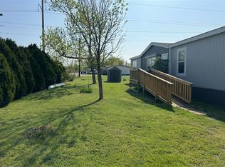 101 Shady Grove Dr, Sanger, TX 76266