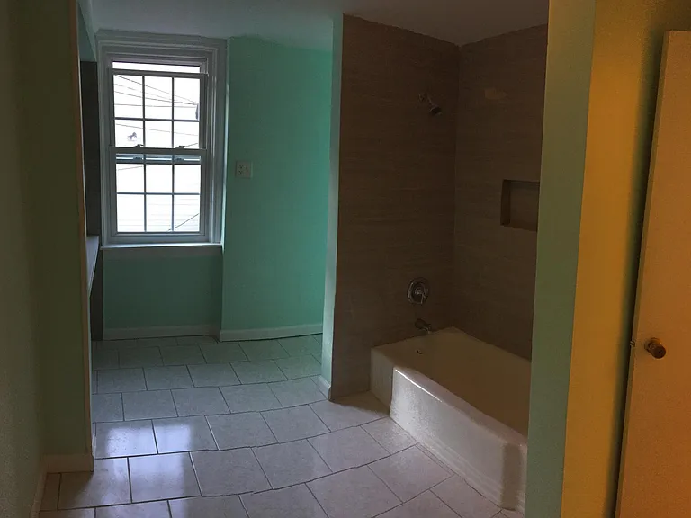 894 Tyson St — Photo 10