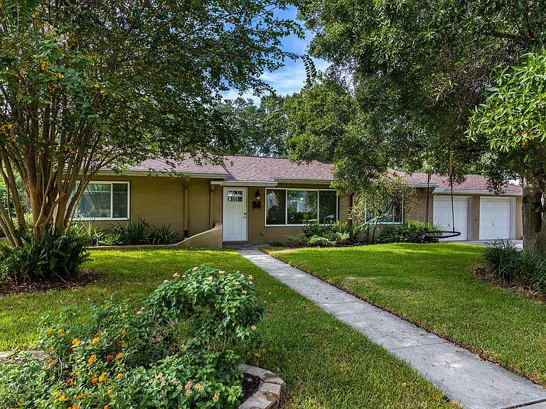 4116 W Leona St — Photo 17