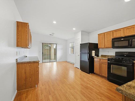 3rd image of 605 Harding Rd