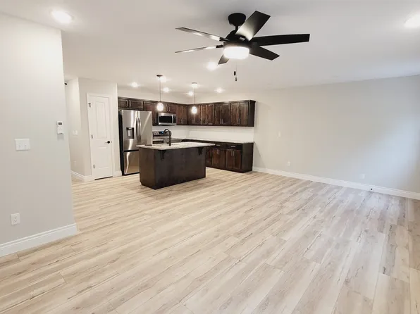 3215 E 12th St, Joplin, MO 64801