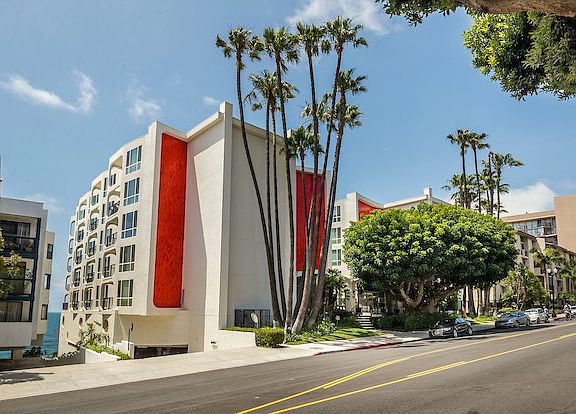 3rd image of 565 Esplanade Unit 106