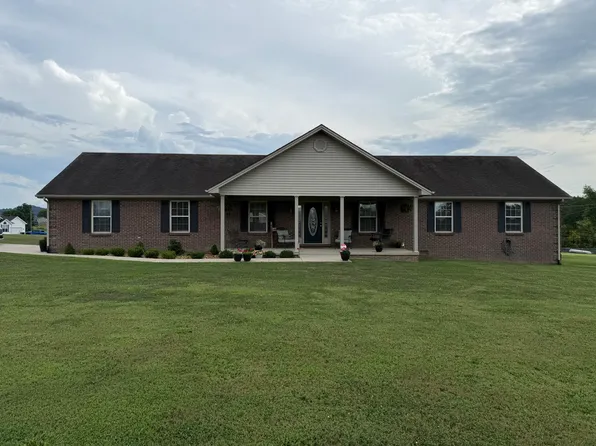 1030 Barker Ln W, Berea, KY 40403