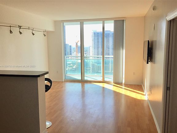 5th image of 951 Brickell Ave APT 2709