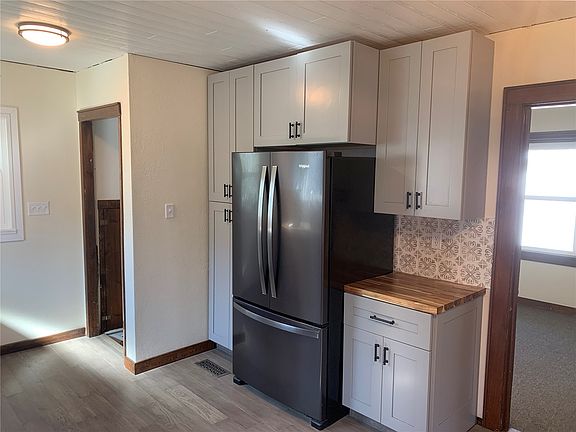 4th image of 1058 G Ave NW