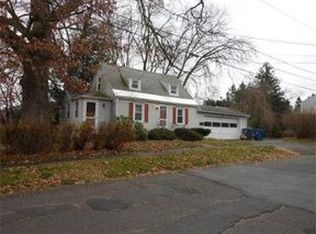 27 Hisgen Ave, Easthampton, MA 01027