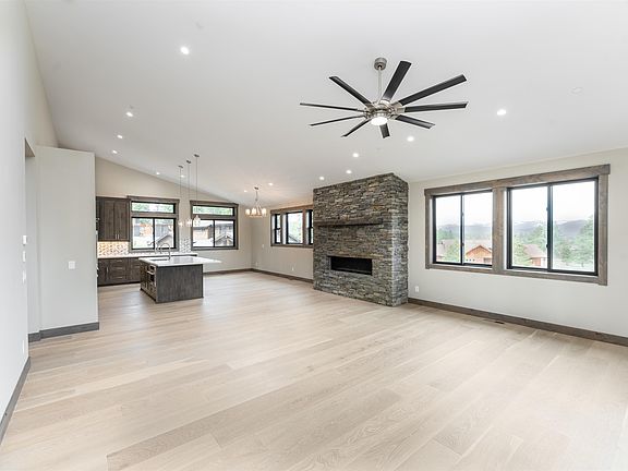 2nd image of 10667 Winchester Ct