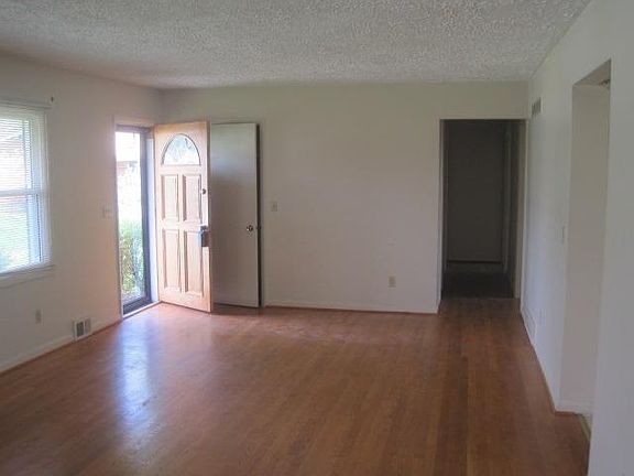 2nd image of 342 Stoneybrook Dr