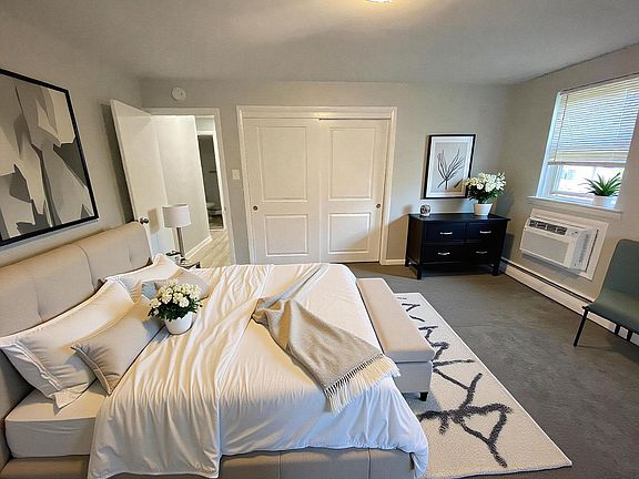 4th image of 142-144 Montgomery Ave #142-C1