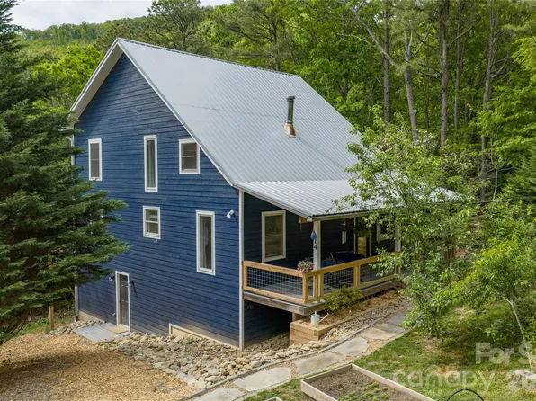 14 Locust St, Black Mountain, NC 28711