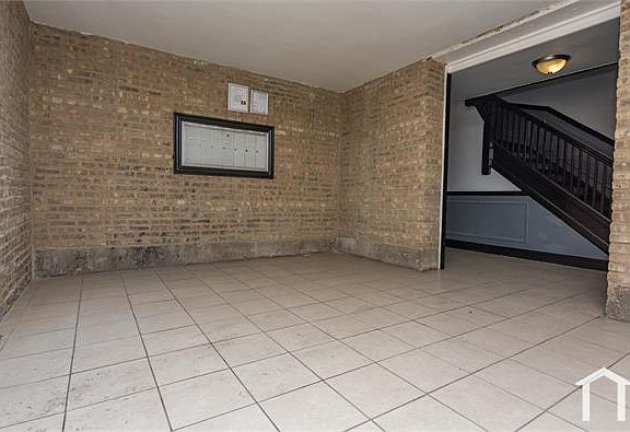 3rd image of 7631 S East End Ave APT 3W