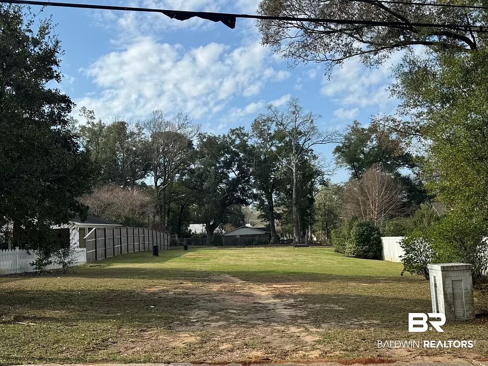 1st image of 116 Pecan Ave