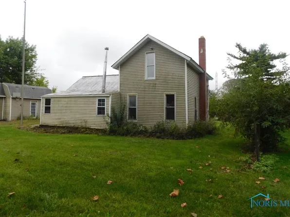 10447 Maple St, Perrysburg, OH 43551