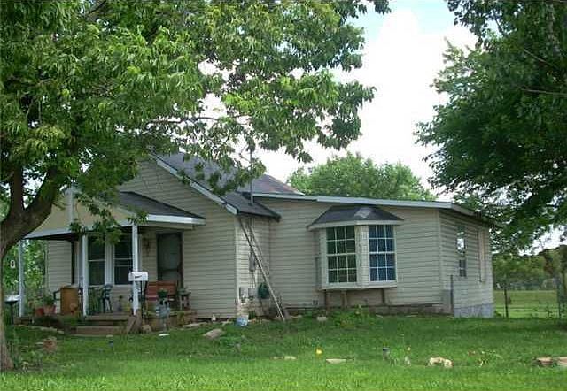 2nd image of 527 Glendower Ave