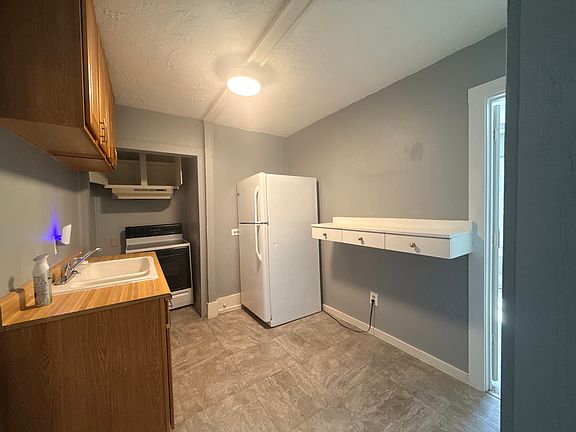 5th image of 1116 N Bell Ave #1