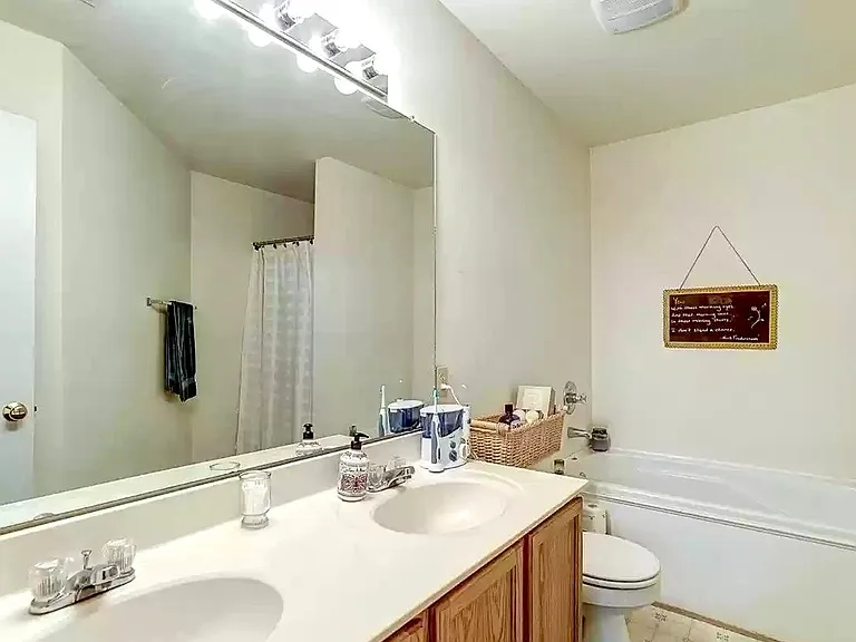 1547 Primrose Ln — Photo 13