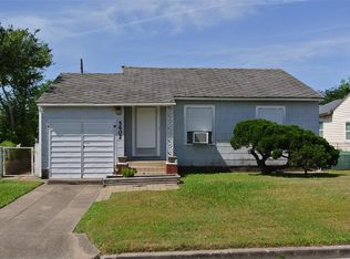 5402 Menard Ave, Galveston, TX 77551