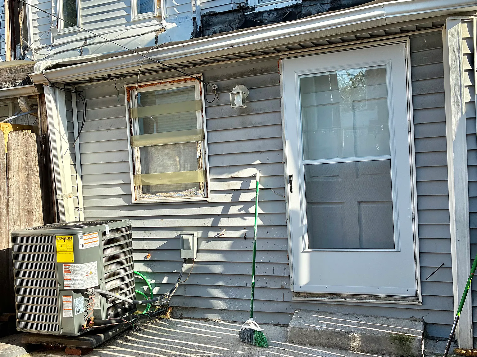 2 bed, 1.5 bath, 672 sqft, $1,600 — Photo 2
