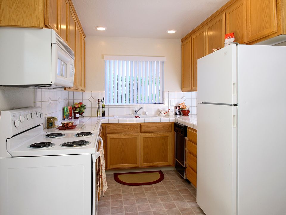 2nd image of 1885 Ednamary Way APT D