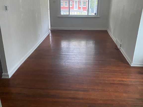 3rd image of 8556 Jane Ave