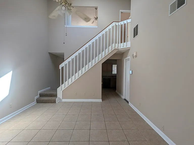 8175 Dunbarton Ct — Photo 3