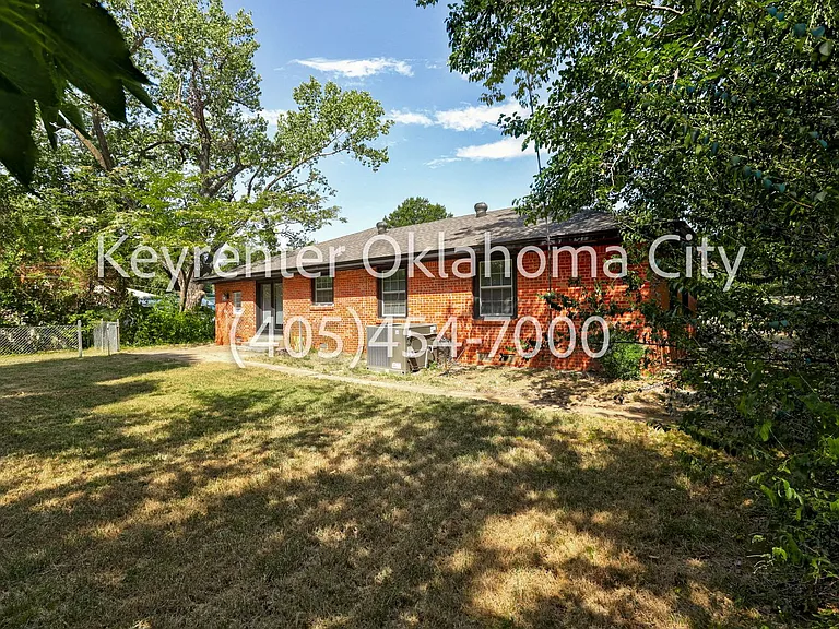 1524 Rowena Ln — Photo 38