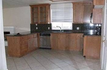 5th image of 1670 Armington Ave