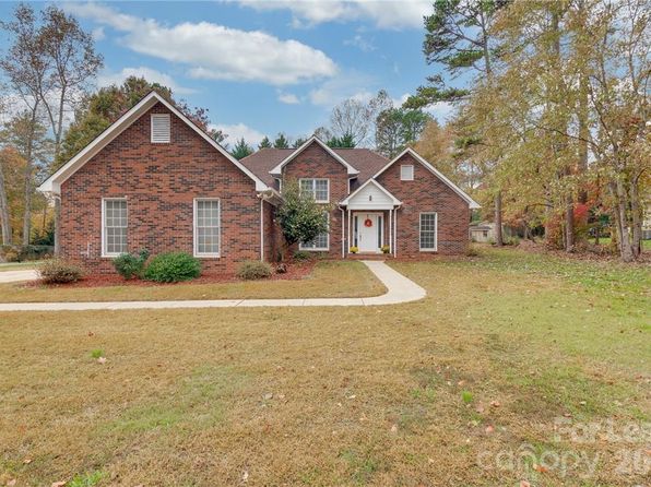 136 Trollingwood Ln