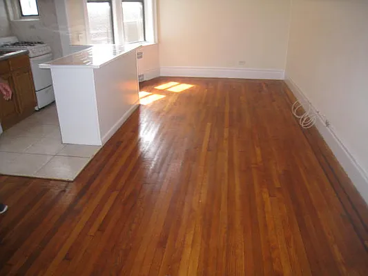 Rented by Alexiou Realty | media 5