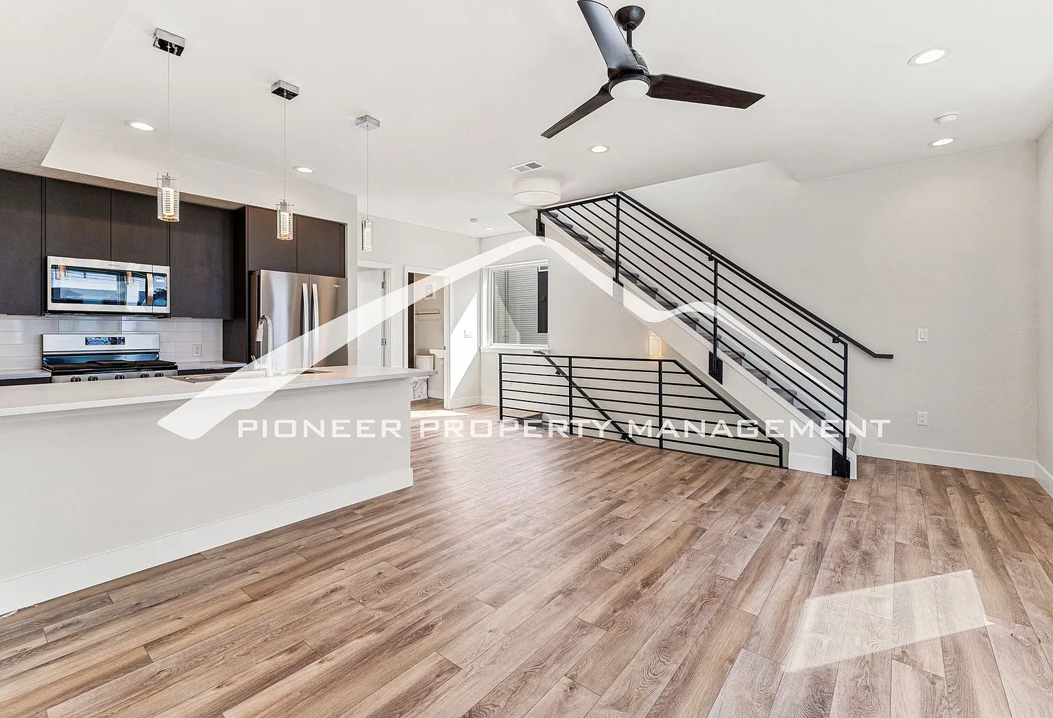 Beautiful Townhome in New Development with 2 Car Garage — Photo 4