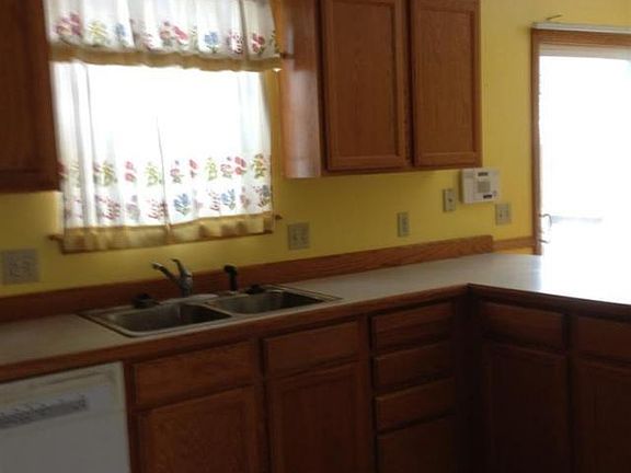 4th image of 1555 Acoma Dr