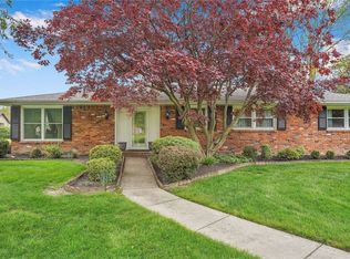 55 Deville Cir, Williamsville, NY 14221