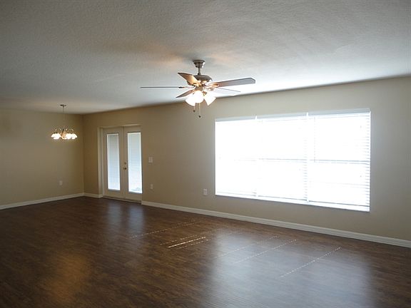 3rd image of 19812 Timberbluff Dr