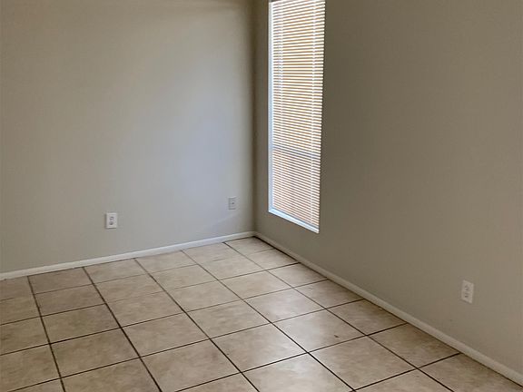 4th image of 4314 N 19th Dr