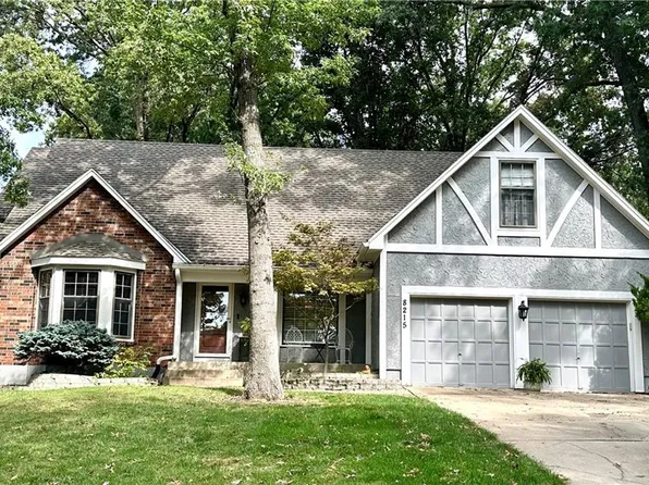 8215 Rosehill Rd, Lenexa, KS 66215
