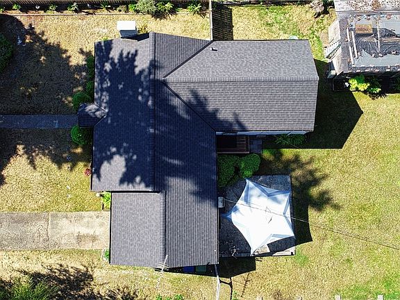 3rd image of 15563 6th Ave NE