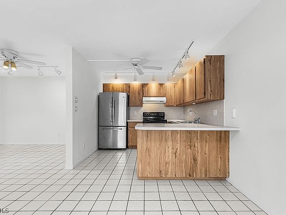 3rd image of 5590 Woodrose Ct APT 4