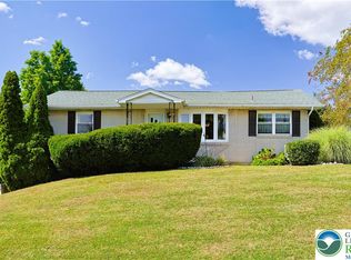 1100 W Highland St, Whitehall, PA 18052