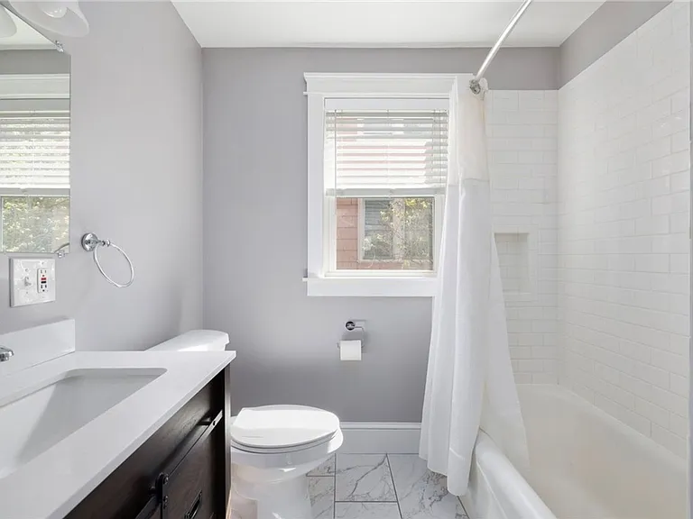 92 Colonial Road — Photo 8
