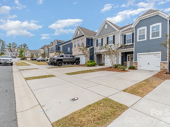 3rd image of 334 Embers Ln