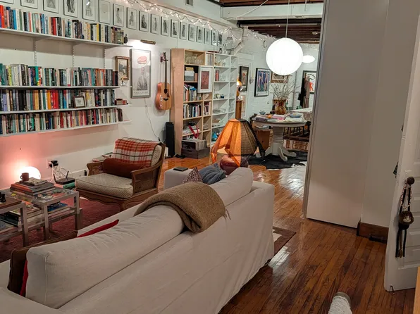 2340 N Lister Ave APT 2, Chicago, IL 60614