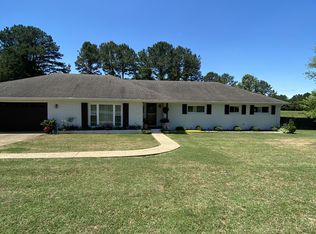 606 E Main St, Loretto, TN 38469