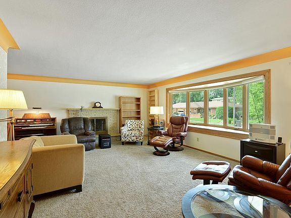 5th image of 4615 Folwell Dr