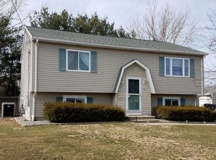 11 Longbow Dr, West Warwick, RI 02893