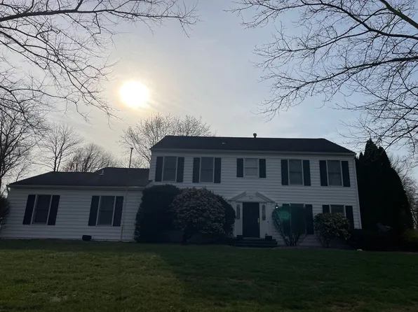 16 Melvina Dr, Lawrence Township, NJ 08648